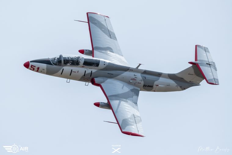 Aero L-29 Delfin jet trainer banking overhead, photograph by Matthew Brooks